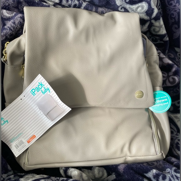 New Diaper Bag w/ changing pad - Picture 2 of 7